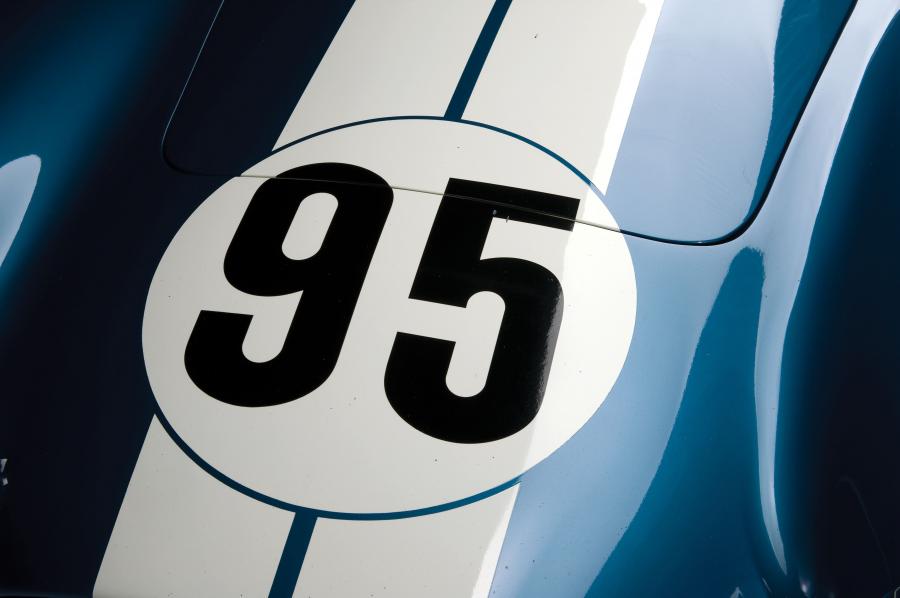  Shelby Cobra USRRC Roadster 1964 года  (фото 9 из 22)